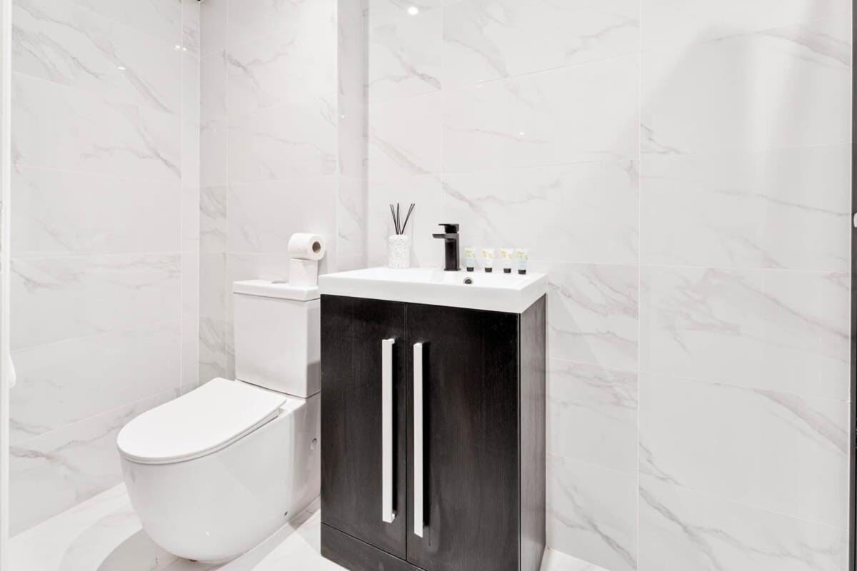 Modern 1 Bed Apartment In Burton-On-Trent Ngoại thất bức ảnh