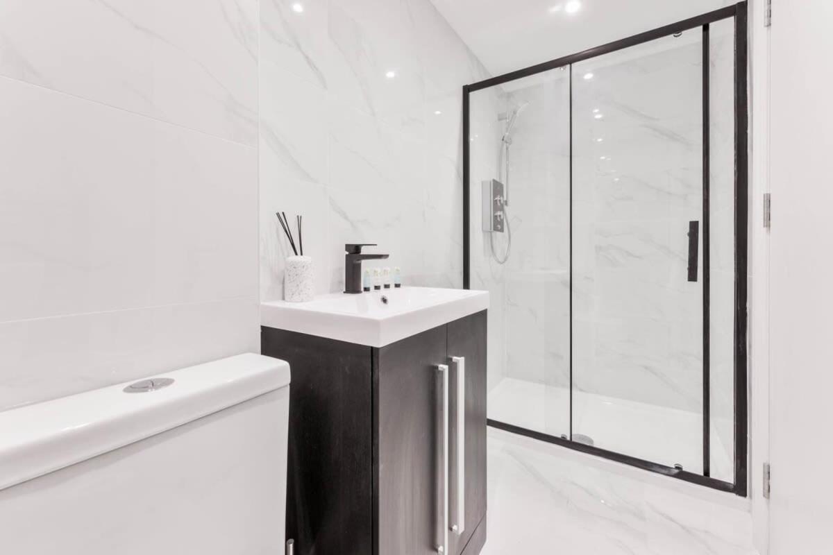 Modern 1 Bed Apartment In Burton-On-Trent Ngoại thất bức ảnh