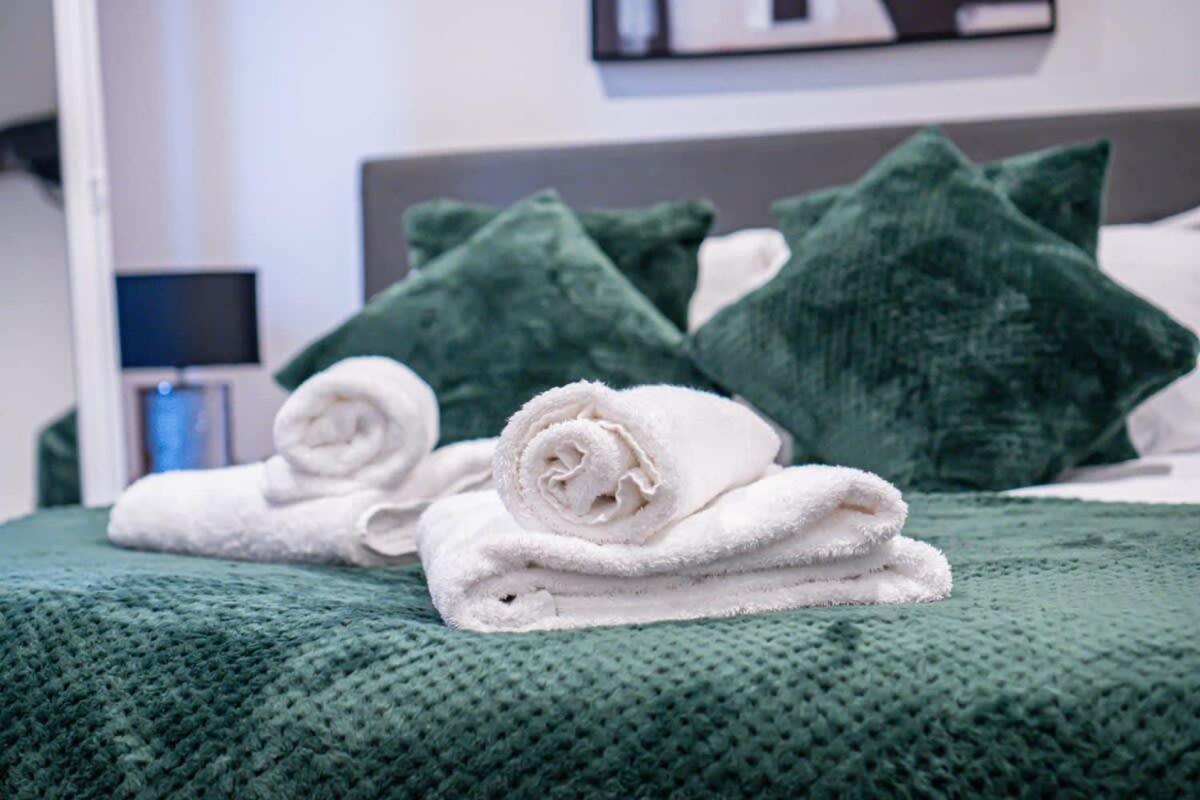 Modern 1 Bed Apartment In Burton-On-Trent Ngoại thất bức ảnh